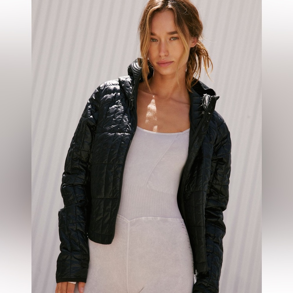 NWT FREE PEOPLE Light As a Feather Packable Puffer